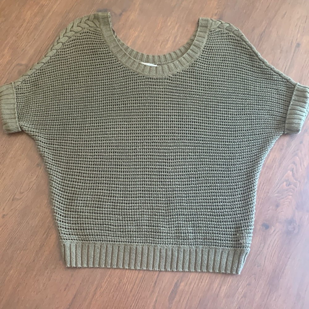 American Eagle Short Sleeve Sweater